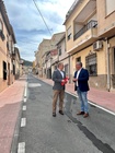 El director general de Administración Local, Francisco Abril, y el alcalde de Pliego, Antonio Huéscar, revisan la calle Apeadores tras las obras ...