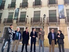 El consejero de Fomento e Infraestructuras, Jorge García Montoro, acompañado del alcalde de Caravaca de la Cruz, José Francisco García, durante la...