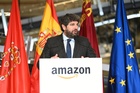 López Miras visita el centro logístico de Amazon en Corvera (4)
