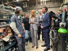 La consejera de Empresa, Marisa López Aragón, junto a los alumnos del curso con compromiso de contratación impartido en la Fremm (2)