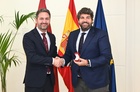 López Miras recibe la insignia de oro del Colegio de Ingenieros Técnicos Industriales de la Región
