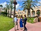 Imagen de la consejera de Turismo, Cultura, Juventud y Deportes, Carmen Conesa, en su vista al Grand Hyatt La Manga Club