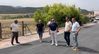 El consejero de Presidencia, Juventud, Acci&oacute;n Exterior y Emergencias, Marcos Ortu&ntilde;o, y el alcalde de Moratalla, Juan Soria, junto con el director...