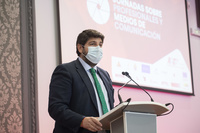 López Miras clausura las 'I Jornadas sobre profesionales y medios de comunicación' (2)