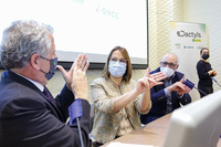 Isabel Franco participa en la presentación de un nuevo sistema de comunicación táctil para personas sordociegas de la ONCE (2)