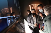 El consejero de Presidencia, Turismo, Cultura y Deportes, Marcos Ortuño, acompañado por el comisario de la muestra, Manuel Lechuga, en su visita a la exposición en el MAM (Museo de Arte Moderno)