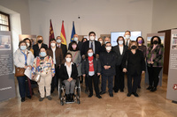 López Miras inaugura una exposición que da visibilidad al síndrome de Down y elogia el trabajo para que estas personas sean "cada vez más autónomas"