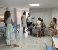 Isabel Franco visita la sede de verano del Centro Hogar de La Infancia de Cartagena
