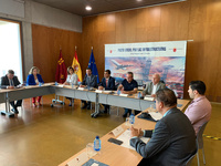 El consejero de Fomento e Infraestructuras, José Ramón Díez de Revenga, durante la reunión de constitución del Plenario del Pacto por las Infraestructuras de la Región de Murcia (1)