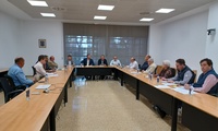 El consejero Antonio Luengo presidió la I Mesa del Vacuno de Cebo junto a representantes del sector ganadero.