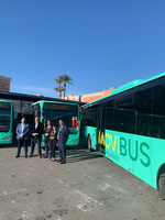 El consejero de Fomento e Infraestructuras, José Ramón Díez de Revenga, acompañado por la directora de Movilidad y Litoral, Marina Munuera, y los responsables de las concesiones regionales de transporte tras la presentación del balance de Movibus (1)