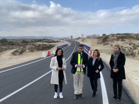La alcaldesa de Alguazas, el consejero de Fomento e Infraestructuras, la alcaldesa de Campos del Río y la directora de Carreteras durante la visita a las obras de mejora de la carretera RM-531