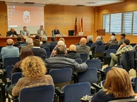 El consejero, durante la reunión celebrada con representantes de las Agrupaciones de Defensa Sanitaria Ganadera.
