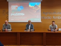El secretario general de la Consejería de Agua, Agricultura, Ganadería y Pesca, Francisco González, presidió el acto.
