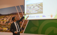 El consejero de Fomento e Infraestructuras, José Ramón Díez de Revenga, durante la presentación del proyecto estratégico de la Ciudad Agroalimentaria y del Transporte de la Región de Murcia (3)