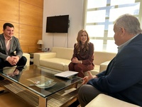 La directora general del SEF, Marisa López Aragón, y el alcalde de Totana, Juan Pagán, durante la reunión mantenida esta semana para abordar nuevas...