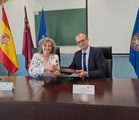 El consejero de Educación, Formación Profesional y Empleo, Víctor Marín, y la rectora de la Universidad Politécnica de Cartagena, Beatriz Miguel, firmaron dos convenios de colaboración.