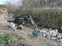 Obras de consolidación del talud en la carretera RM-730