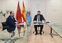 Fernando López Miras se reúne con el alcalde de Los Alcázares, Mario Pérez Cervera