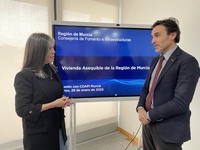 El consejero de Fomento e Infraestructuras y la presidenta del Colegio Oficial de Agentes de la Propiedad Inmobiliaria se reúnen para hablar de las medidas que prepara el Ejecutivo regional para ampliar la oferta de viviendas