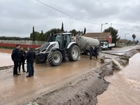 Los directores generales José Sandoval y Juan Pedro Vera visitan zonas afectadas de Lorca por las lluvias de esta semana