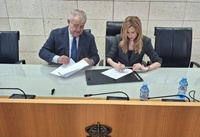 Firma del acuerdo de colaboraci&oacute;n entre la Consejer&iacute;a de Empresa y el Ayuntamiento de Totana.