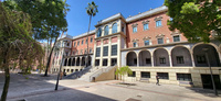 Fachada del Campus de la Merced de la Universidad de Murcia.