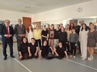 Usuarios de Assido comparten, desde hoy, clase semanal con estudiantes del Grado Formativo de Danza del Conservatorio de Danza 'Teresa Souán Bernal'...