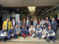 La consejera de Empresa, Marisa López Aragón, junto a los alumnos del curso con compromiso de contratación impartido en la Fremm(1)