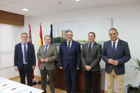 El consejero de Medio Ambiente, Universidades, Investigación y Mar Menor, Juan María Vázquez, junto con el presidente de la Fundación Universidad...