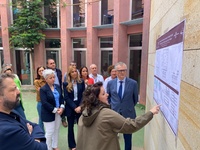 Visita del consejero Juan José Pedreño al Centro de Salud de El Palmar (Murcia).