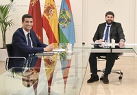El presidente de la Comunidad, Fernando López Miras, se reúne con el alcalde de Alguazas, José Gabriel García, en el Palacio de San Esteban