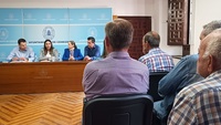 La consejera Sara Rubira junto a la alcaldesa de Cehegín en la reunión con representantes de comunidades de regantes y heredamientos del municipi...