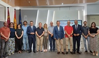 El consejero de Medio Ambiente, Universidades, Investigación y Mar Menor, Juan María Vázquez, junto a los protagonistas y participantes en el programa...