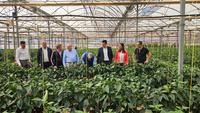 Imagen de archivo de la consejera Sara Rubira durante una visita a la plantación de pimiento ecológico de la empresa Hortamira.