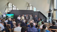 El consejero de Medio Ambiente, Universidades, Investigación y Mar Menor, Juan María Vázquez, durante su participación en la mesa redonda de 'Posidonia,...