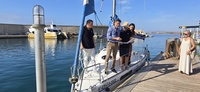 El director general de Litoral y Puertos, Pablo Marín, durante la visita a una clase práctica impartida por el Centro de estudios náuticos de Lorca,...