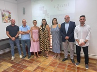 Reunión de la directora de Competitividad y Calidad Turísticas, Eva Reverte, con representantes de CERMI y del Ayuntamiento de Bullas.