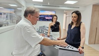 Imagen de la consejera Sara Rubira durante la visita a las instalaciones de la empresa Ritec especializada en tecnolog&iacute;a de riego
