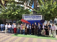 Imagen de la consejera de Agua, Agricultura, Ganadería y Pesca, Sara Rubira, en la inauguración de feria Matavendimia de Jumilla
