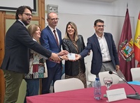 El consejero de Educación y Formación Profesional, Víctor Marín, y la alcaldesa de Cartagena, Noelia Arroyo, inauguran la I Jornada por una formación...