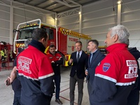 El consejero de Presidencia, Portavocía, Acción Exterior y Emergencias, Marcos Ortuño, visitó hoy las instalaciones del parque de bomberos de San...