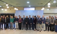 La consejera Carmen Conesa con los asistentes a la presentaci&oacute;n el informe sobre el turismo en la Regi&oacute;n entre 2019 y 2024 elaborado por Exceltur...