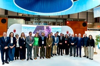 La consejera Carmen Conesa, con los directores generales y representantes de municipios y cofrad&iacute;as.