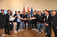 L&oacute;pez Miras pone en valor que "la mitad de la selecci&oacute;n" de f&uacute;tbol sala campeona de Europa "han nacido o juegan en la Regi&oacute;n de Murcia"