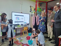 El consejero de Educaci&oacute;n y Formaci&oacute;n Profesional, V&iacute;ctor Mar&iacute;n, visita el colegio Salzillo Bilingual School (Molina de Segura) que se ha incorporado...