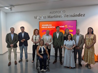 La secretaria general de la Consejer&iacute;a de Empresa, Empleo y Econom&iacute;a Social, Ana Mar&iacute;a L&oacute;pez, asiste a la asamblea de Amiab, que gestiona uno de ...