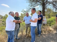 El consejero de Presidencia, Juventud, Acci&oacute;n Exterior y Emergencias, Marcos Ortu&ntilde;o, y el director general de Administraci&oacute;n Local, Francisco Abril,...
