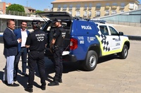 El director general de Administraci&oacute;n Local, Francisco Abril, y el alcalde de Las Torres de Cotillas, Pedro Jos&eacute; Noguera, junto con mandos de la ...