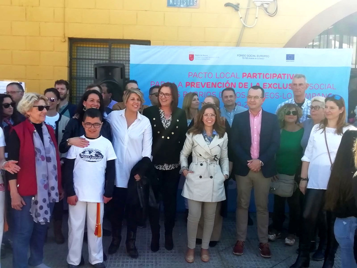 La vicepresidenta y consejera de Mujer, Igualdad, Lesbianas, Gays, Bisexuales, personas Transgénero e Intersexuales, Familias y Política Social, Isabel Franco, participó hoy en la jornada del Pacto Local Participativo celebrada en el barrio cartagenero de Los Mateos (1)